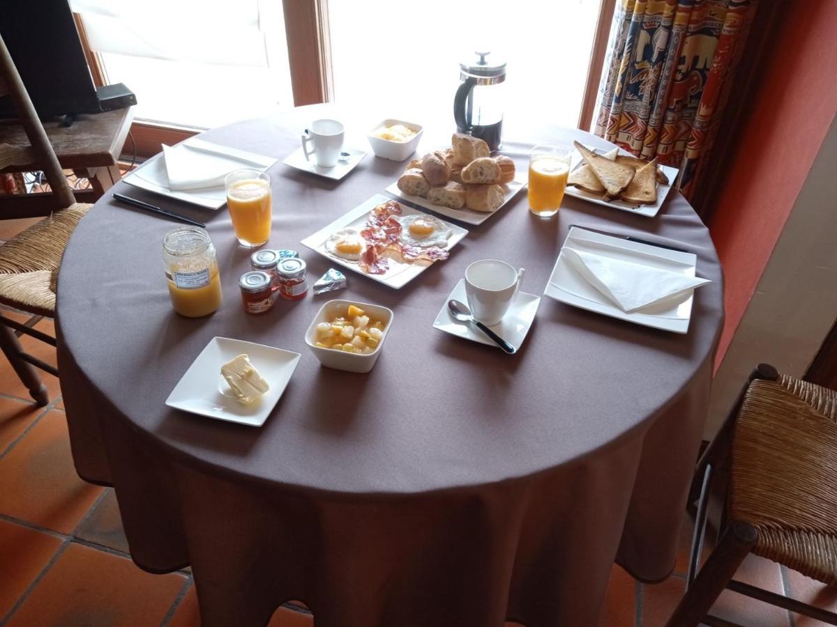 Le Vieux Noyer Bed and Breakfast Nassogne Exteriör bild