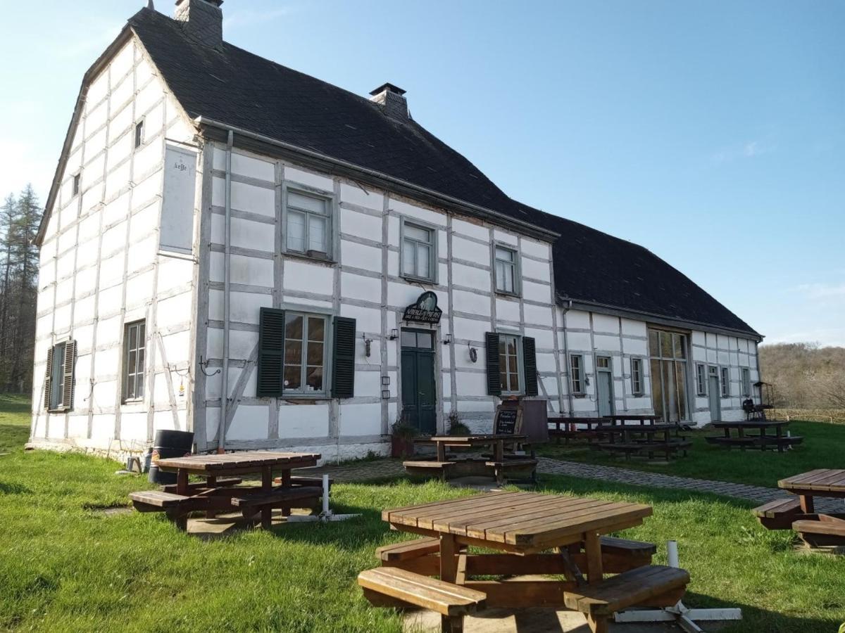 Le Vieux Noyer Bed and Breakfast Nassogne Exteriör bild